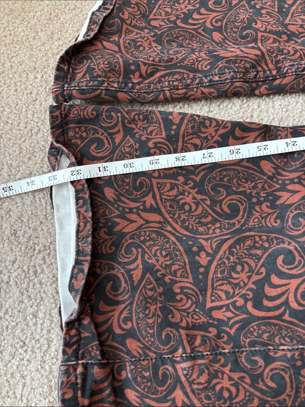 Shyanne Paisley Bell Bottom Jeans - Black & Brown Women’s size 28 x 34L - Picture 4 of 8